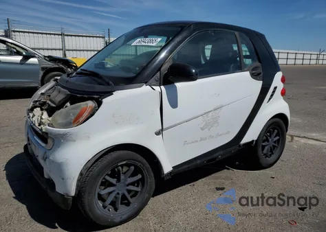 2011 Smart Fortwo Pure z USA, uszkodzony, nr VIN WMEEJ3BA9BK421296